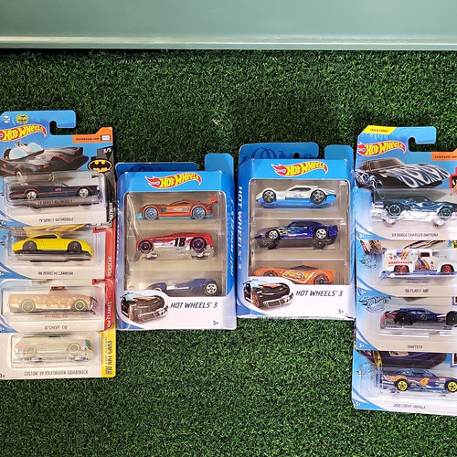 Hot wheels diecast car - hot, 1:64