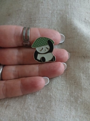 Pin badge silly - badge, panda