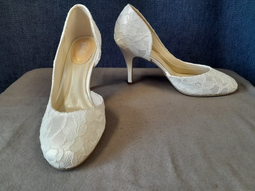 Ivory bridal shoes - lace, over