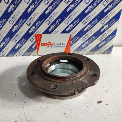 Engine flywheel tree - engine, support