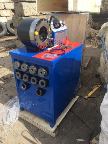 Swaging machine for - swaging,