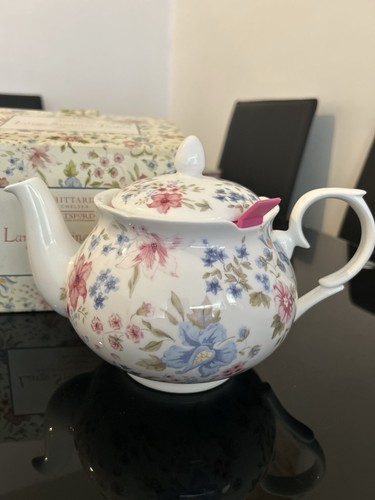 Tea pot - tea,