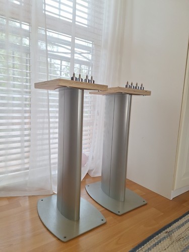 Very heavy kef speaker - speaker, stands