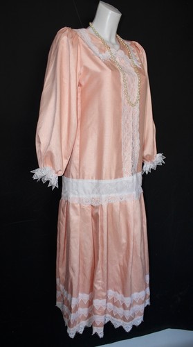 Ladies peach 1920 s fancy - ladies, 1920's