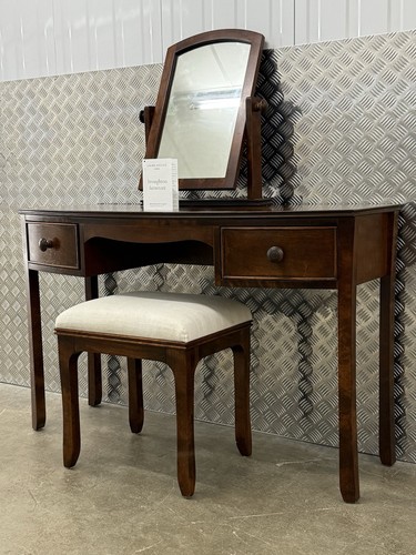 Laura ashley broughton - laura,