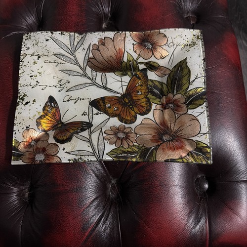 Punch studio glass plate wall - glass,