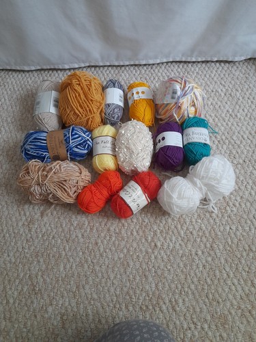 Job lot wool - job, of