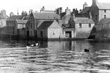 Qaa-81 Men in Row Boat, South