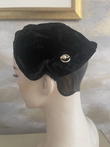 Vintage 1950s black velvet - vintage,