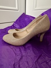 Beautiful Women’s Gold