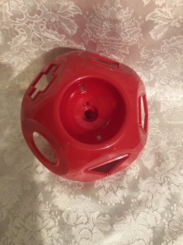 Tupperware red shape toy - shape,