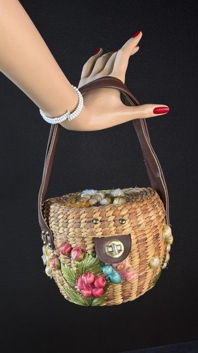 Vintage 1960s floral - , basket
