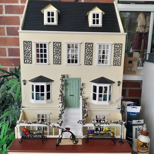 Dolls house - dolls,