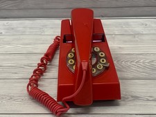 Wild & Wolf Trim Phone Red