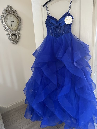 Red carpet ready prom - red,