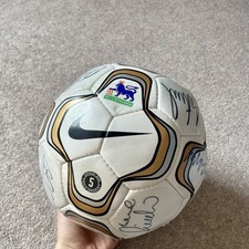 Manchester United SIGNED