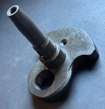Crankshaft lifting cheek