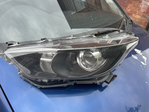 Toyota yaris headlight - toyota,