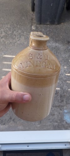 Vinegar stoneware flagon - s&p,
