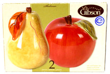NIB Gibson Everyday Figural Apple & Pear Fruit Salt & Pepper Shaker 2 Piece Set 