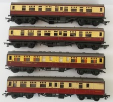 Triang OO - lot of 4x vintage 9 inch coaches - BR maroon & cream
