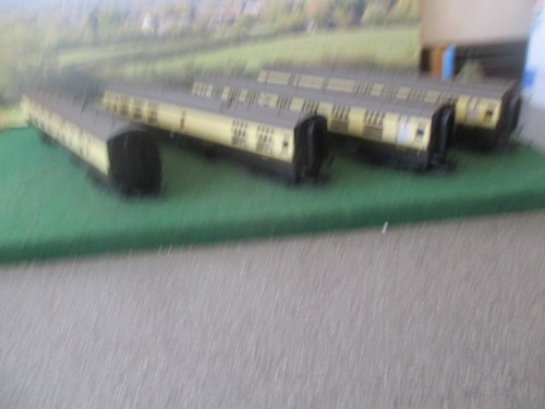 Hornby mk1 coaches - hornby,