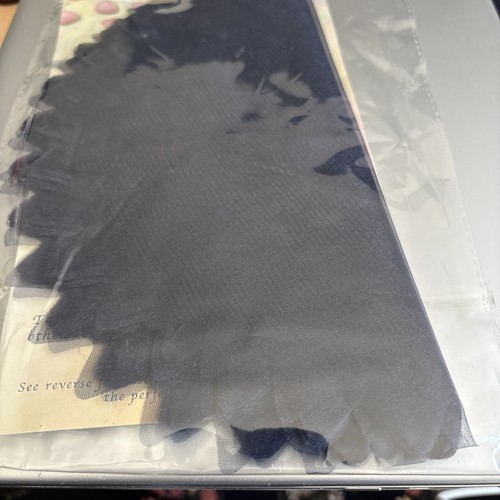 Black fluted edge - 25, organza