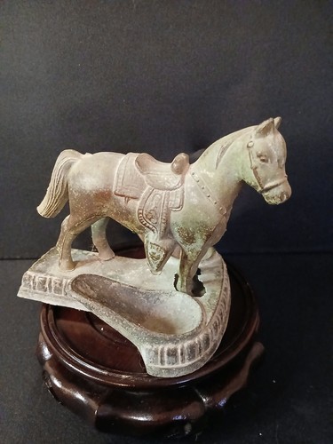 Pipe holder spelter metal - pipe,
