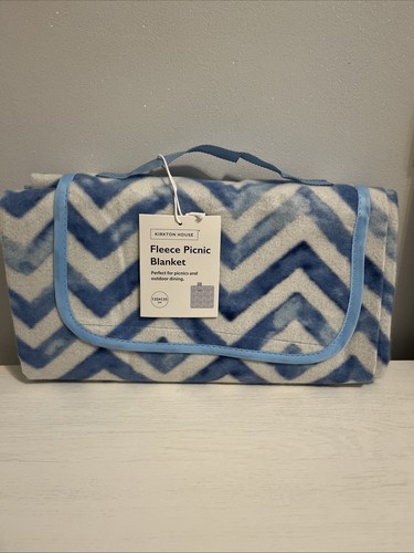 Bnwt fleece picnic blanket - fleece,