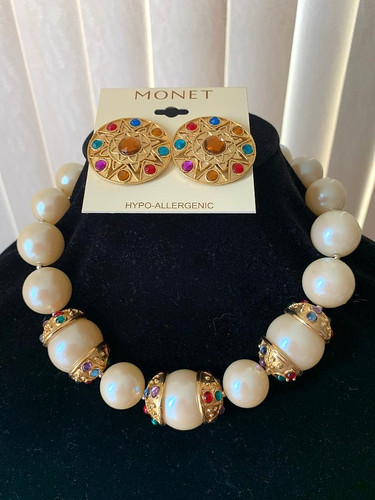 Vtg monet earrings - &, lg