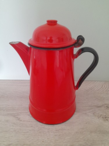 Vintage red enamel - red, coffee