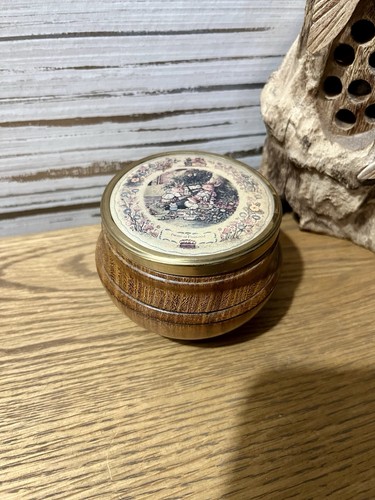 Vintage foxwood tales - tales, wooden