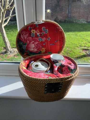 Vintage chinese tea pot - tea,