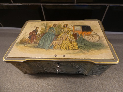 Large vintage collectable - large,