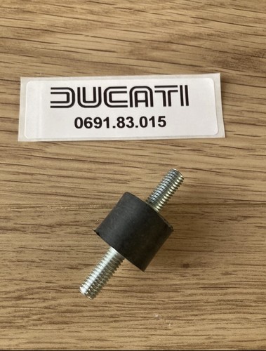 Ducati tank rubber - ducati, bobbinmount