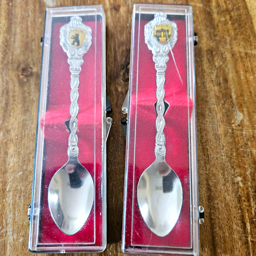 Boxed pair souvenir - pair,