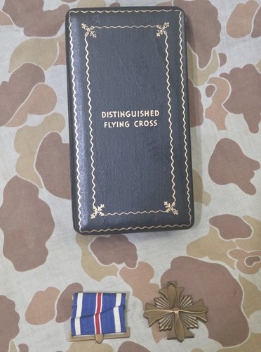 Ww2 distinguished flying cross - flying,