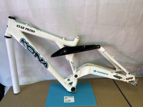 Kona stab primo - kona, 2002