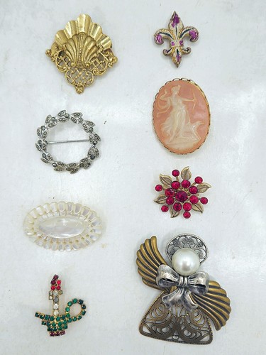 Vintage broach lot candle - vintage,