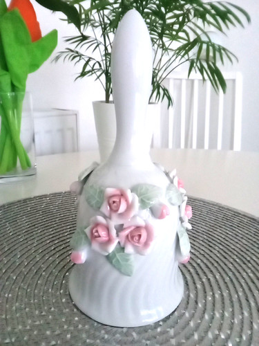 Porcelain bell rosebuds - bell, pink