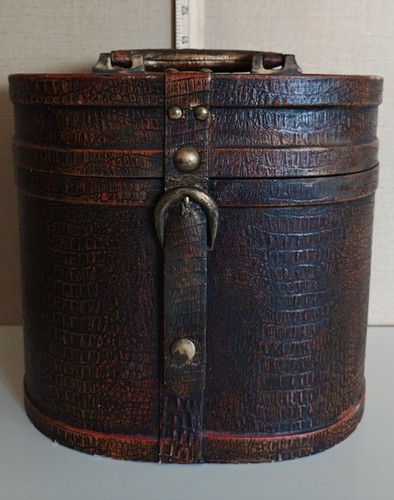 Antique leather wood - antique, hat