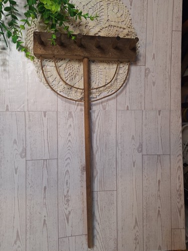 Vntg small primitive wood - vntg.,