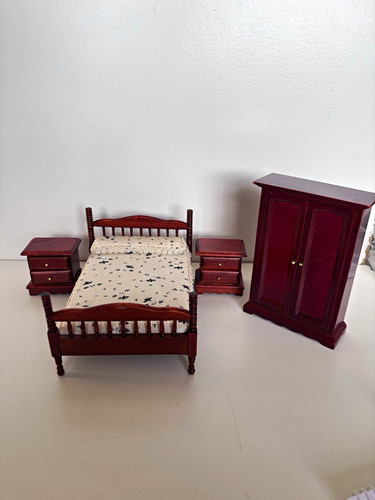 Wooden fabric dolls house - wooden/fabric,