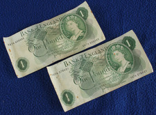 2x £1 UK one pound bank notes Elizabeth II