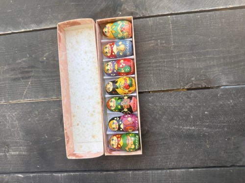 Vtg painted set - , 7