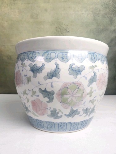 Large vtg chinese porcelain - large,