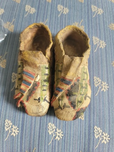 Pair native american - -,
