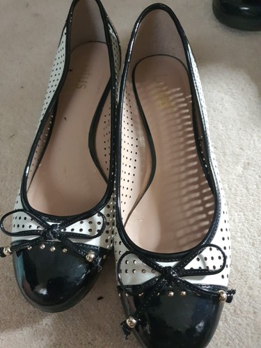 Black and white shoes size - shoes,