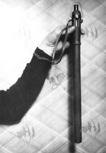 Police baton with - with, integrated