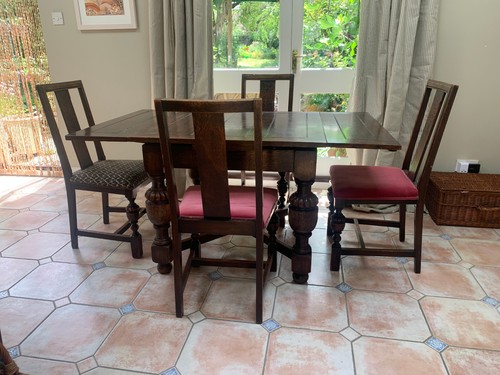 Oak dining table and chairs - , c